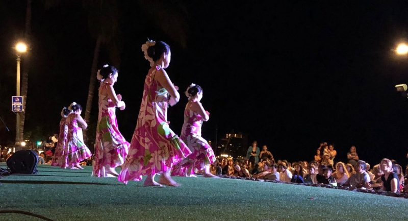 Travel shoes Japanese Hula dancers