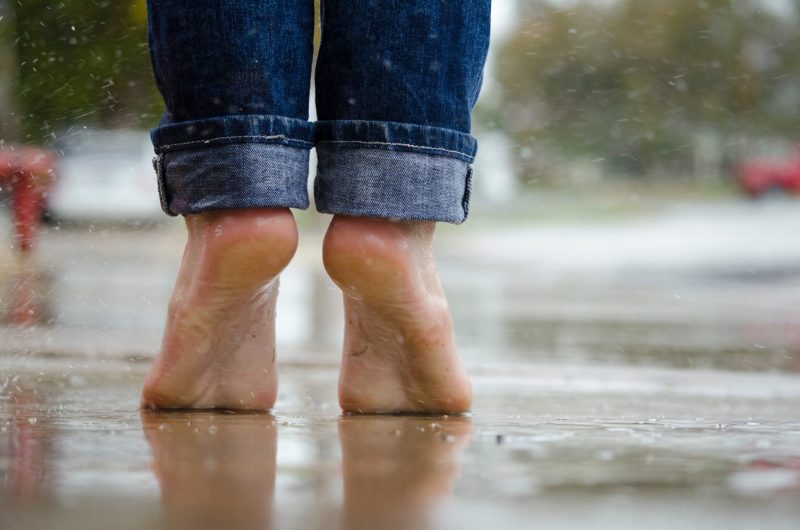 Travel Barefoot toe standing